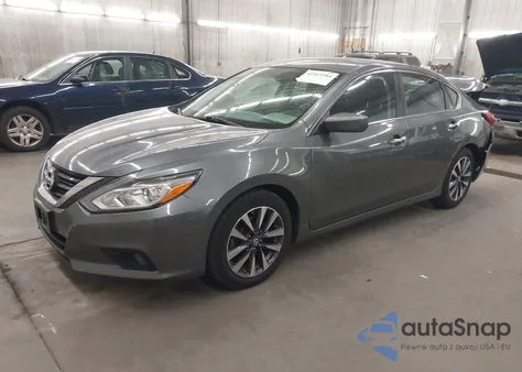 2017 Nissan Altima 2.5/2.5 S/2.5 Sl/2.5 Sr/2.5 Sv из США, поврежденный, VIN 1N4AL3AP9HC136135